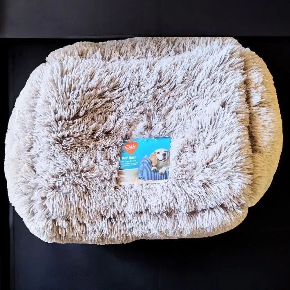 PET CENTRAL LUSCIOUS FAUX FUR PET BED Dk Gray/Light Gray